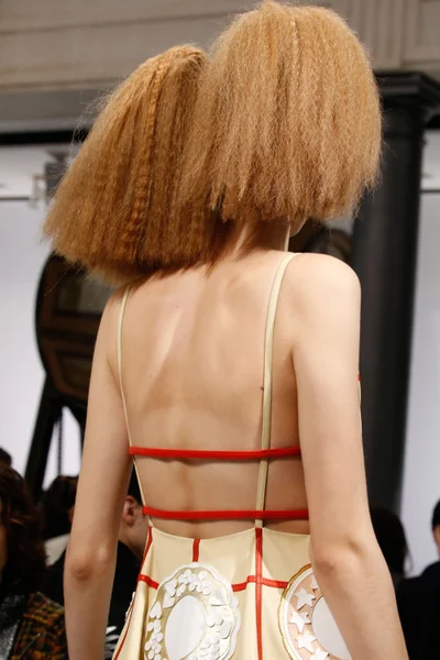 Look 2